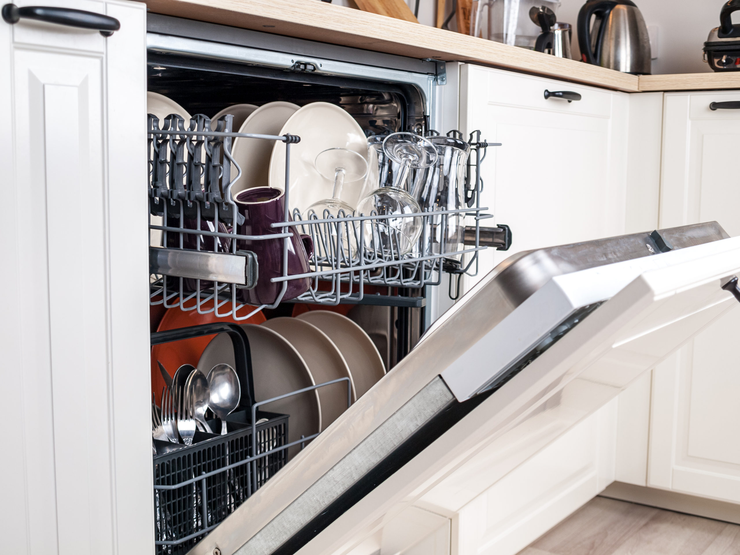 What to Do if Your Dishwasher Isn’t Drying Your Dishes